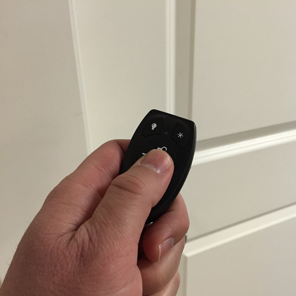 IQ Fob-S Lifestyle-1 MEDIUM